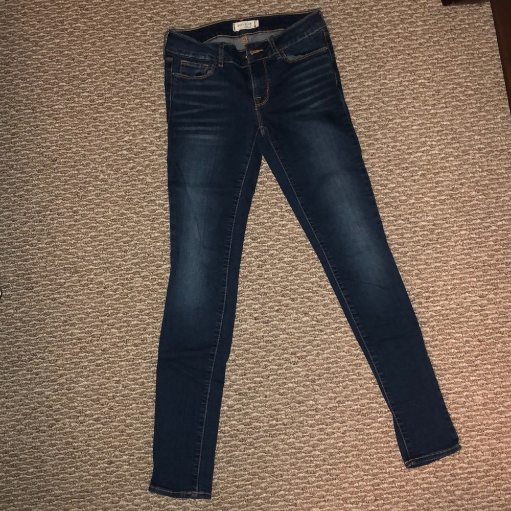 Size 3 dark wash skinny jeans